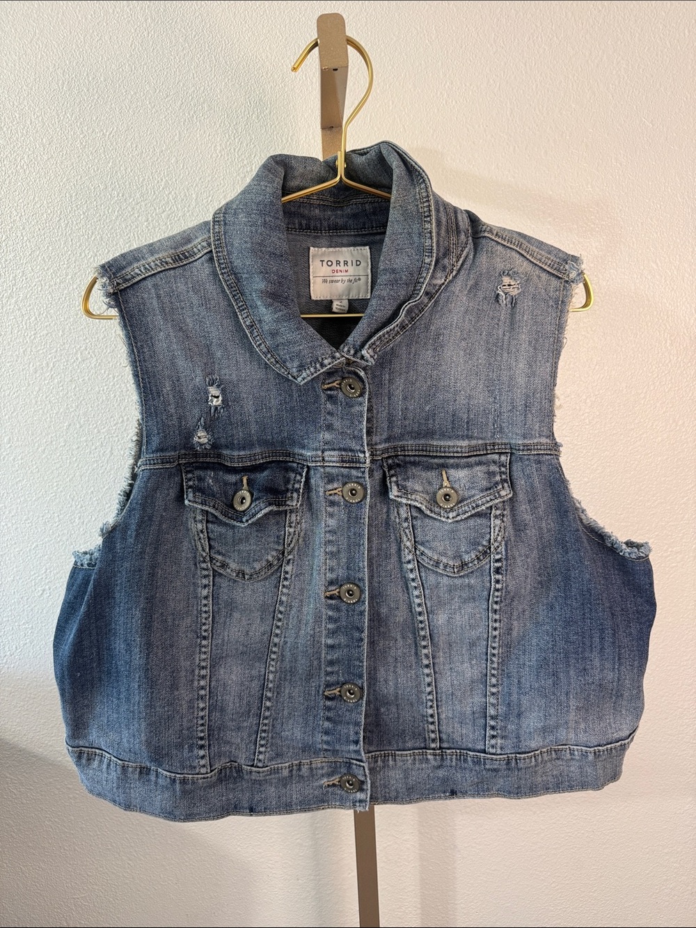 torrid Washed Blue Distressed Denim Vest- 2X (TORRID 2)